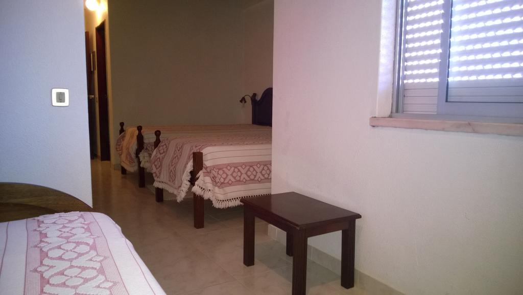 فندق Santiago do Cacémفي  Residencial Gabriel الغرفة الصورة