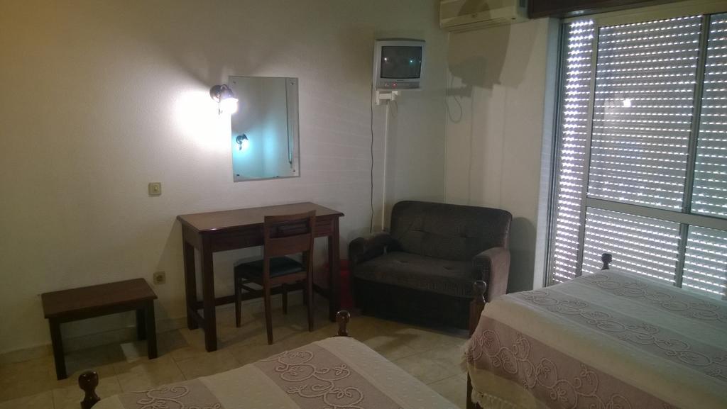 فندق Santiago do Cacémفي  Residencial Gabriel الغرفة الصورة